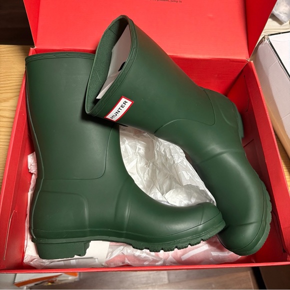 Hunter Shoes - Hunter Original Short Women's Casual Boots, Hunter Green, W9